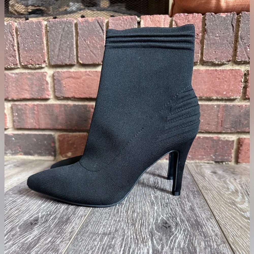🛍️ NEW  MIA black knit boots (3.5” heels) Size 6 1/2